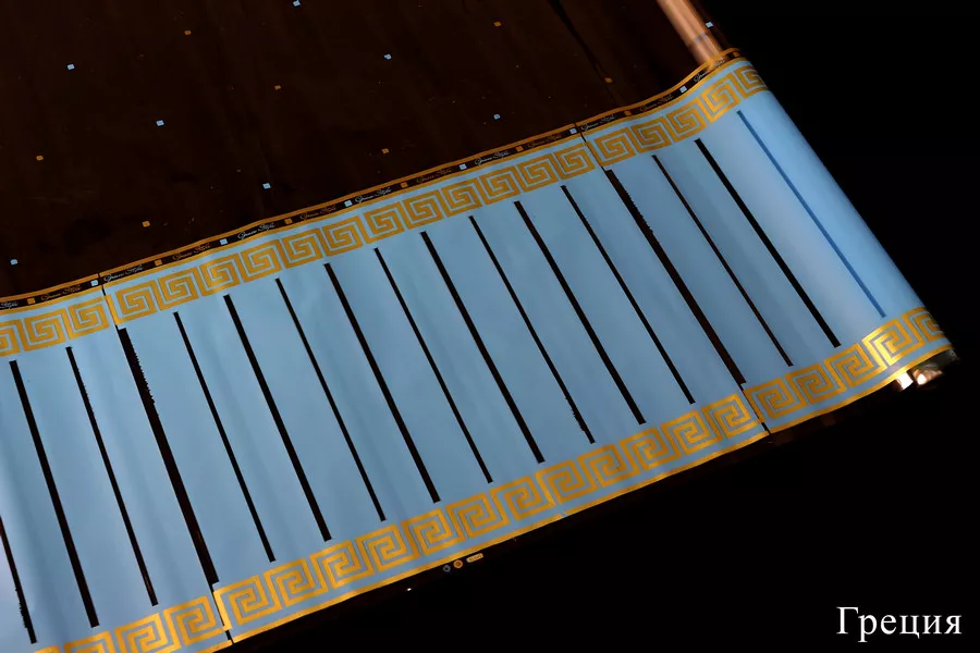 Рулон цветной 220 гр.  Интернет-магазин Feron Flower 