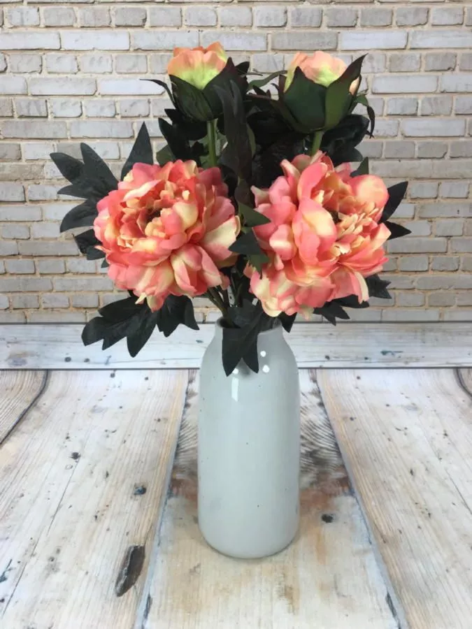 В интернет-магазине <a href="http://www.Feron-Flowers.site">www.Feron-Flowers.site</a> новое поступление искусственных цветов, букетов, веток ягод<br>
 Огромный выбор расцветки цветов и букетов<br>
