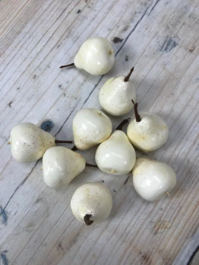 Груша белая X-49  Интернет-магазин Feron Flower 